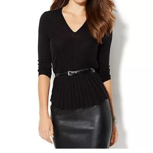 Black sunburst pullover 3/4 sleeve top